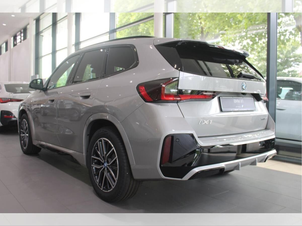 BMW iX1 xDrive30 AKTION:INKL.WALLBOX+0,25%DW+MSPORT+HEAD UP+LUXURY+18LM+ELEKSI.+HARMAN/