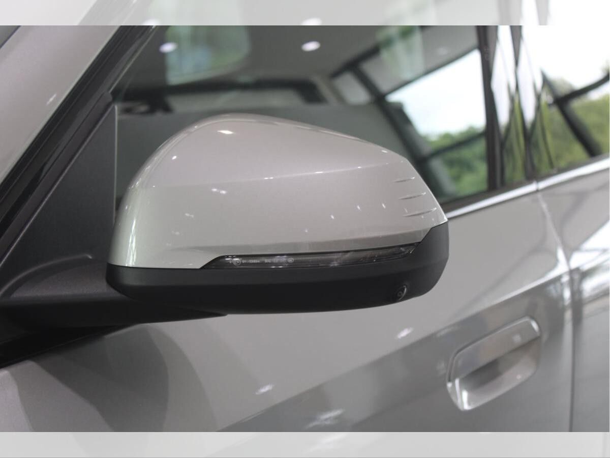 BMW iX1 xDrive30 AKTION:INKL.WALLBOX+0,25%DW+MSPORT+HEAD UP+LUXURY+18LM+ELEKSI.+HARMAN/