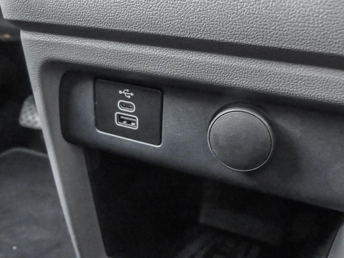 Volkswagen Caravelle Life PanAmericana 2,0TDI Autom.Klima PDC Navi