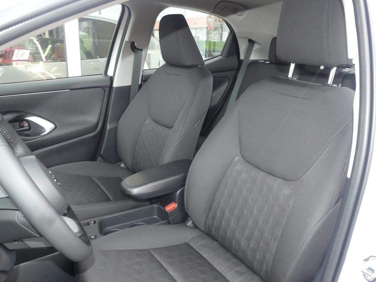 Mazda 2 Hybrid Centre-Line