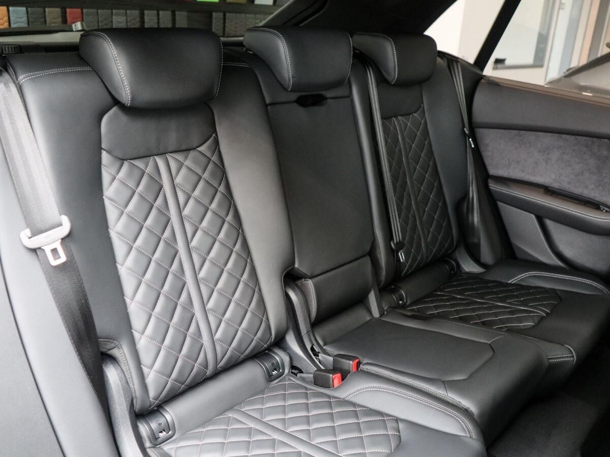 Audi Q8 SUV 50 TDI quattro tiptronic Audi Q8 SUV 50 TDI quattro tiptronic