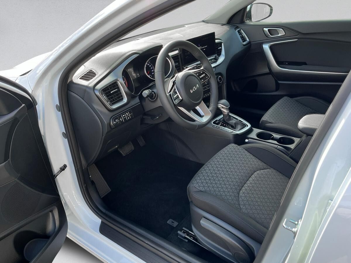 Kia Ceed SW Kombi Automatik Navi SHZ Kamera AppleCar