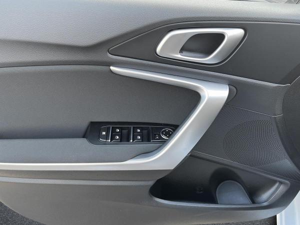 Kia Ceed SW Kombi Automatik Navi SHZ Kamera AppleCar