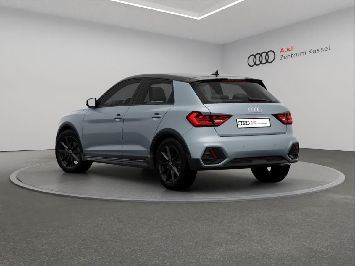 Audi A1 allstreet 30 TFSI S line LED CarPlay PDC 17"