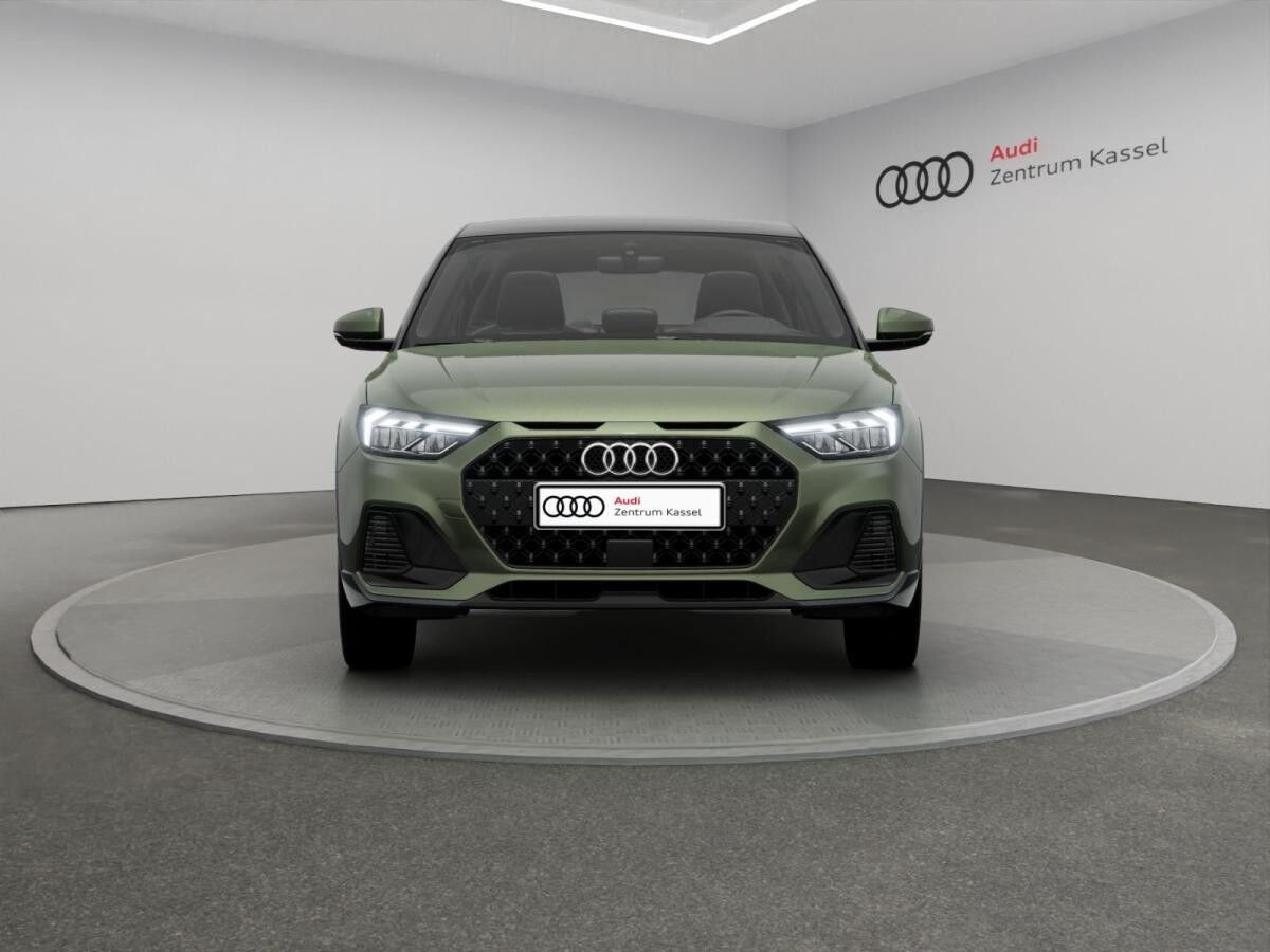 Audi A1 allstreet 30 TFSI S line LED CarPlay PDC 17"