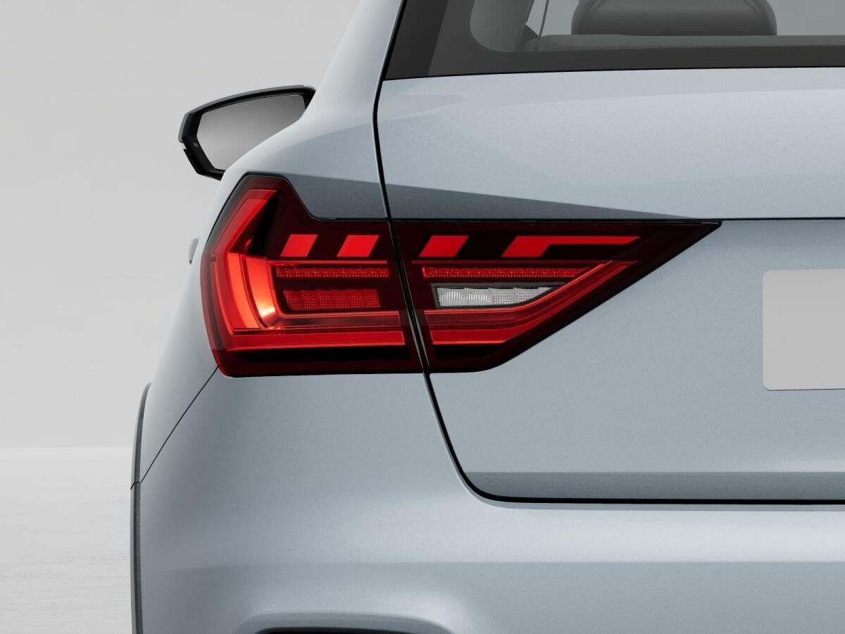 Audi A1 allstreet 30 TFSI S line LED CarPlay PDC 17"
