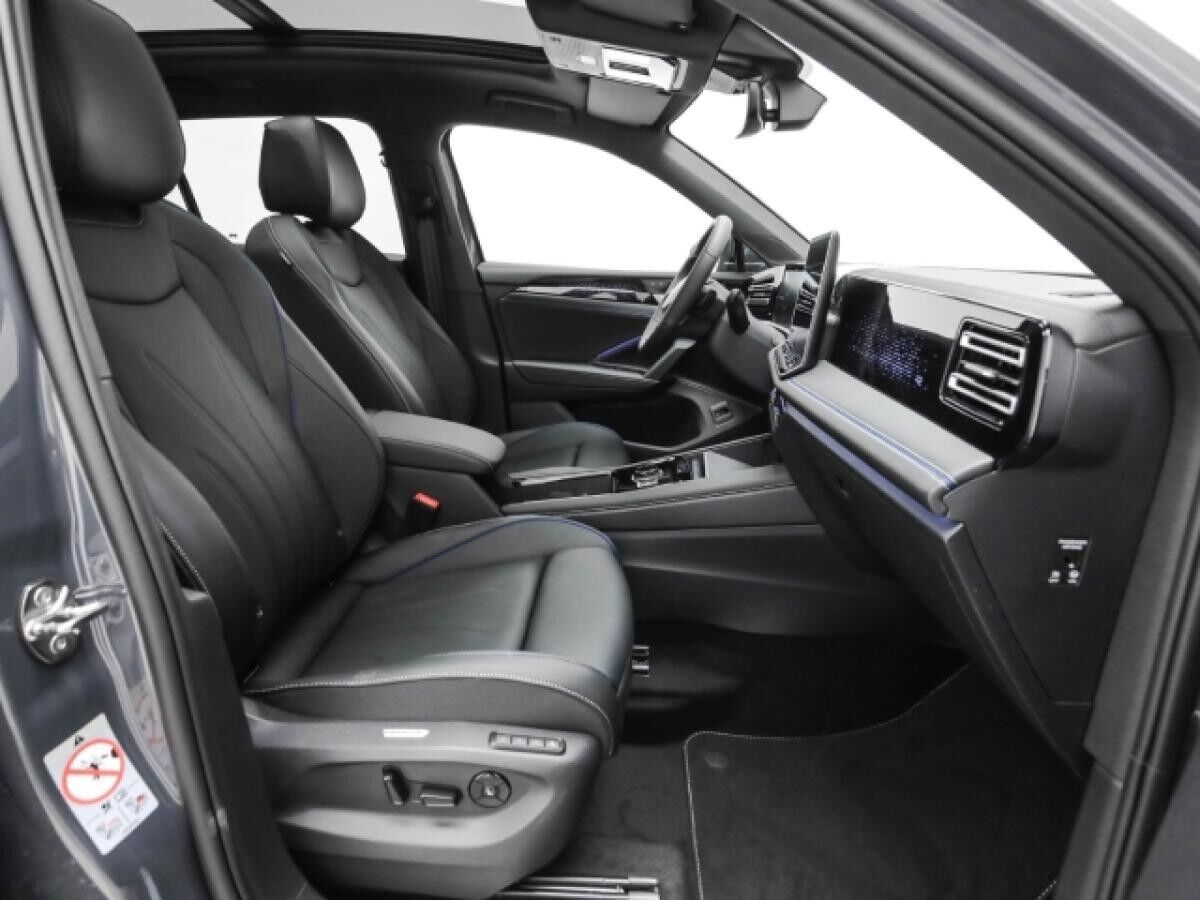 Volkswagen Tiguan R-Line 2.0 TSI 4M DSG AHK Navi Pano Leder