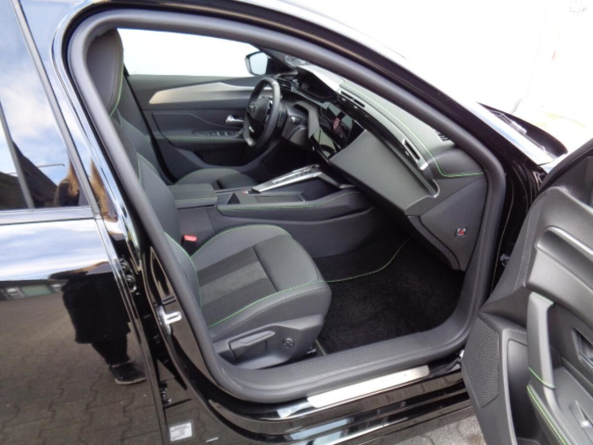 Peugeot 308 SW Hybrid 136e-DSC6 GT Schiebedach,