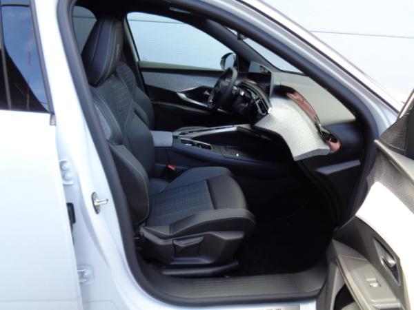 Peugeot 3008 Hybrid 145 e-DSC6 GT Allwetterr. Navi, Kamera