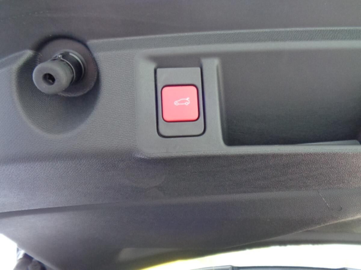 Peugeot 308 SW Hybrid 136e-DSC6 GT Schiebedach,