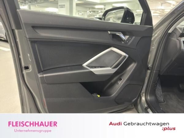 Audi Q3 35 TFSI S line LED+AHK+VC+ACC+19''+sound+App-connect