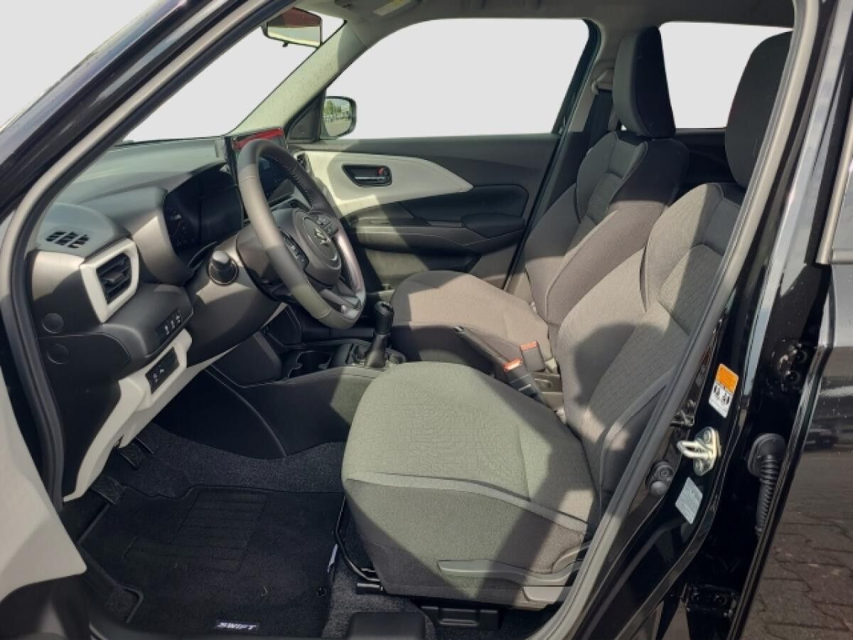 Suzuki Swift 1.2 HYBRID Comfort Navi LED DAB SHZ Keyless Entry Keyless Ausparkassistent Totwinkelassistent