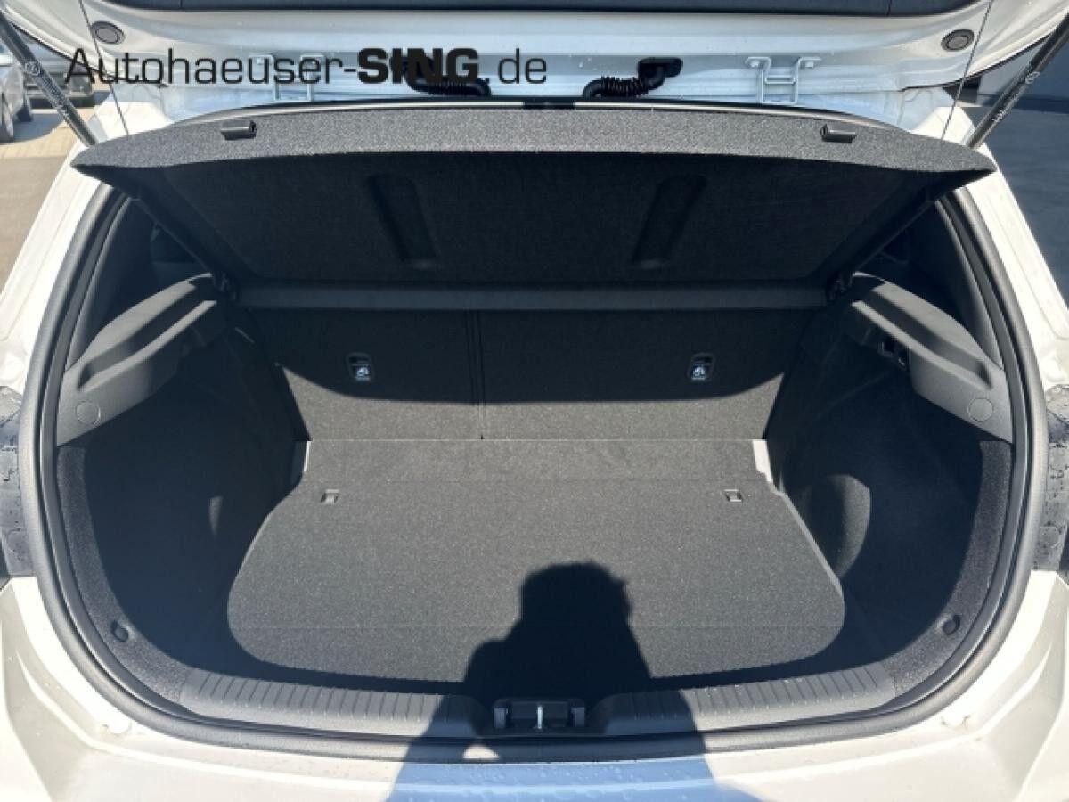 Hyundai i30 LED Digitales Cockpit PDCv+h NAV AC/AA