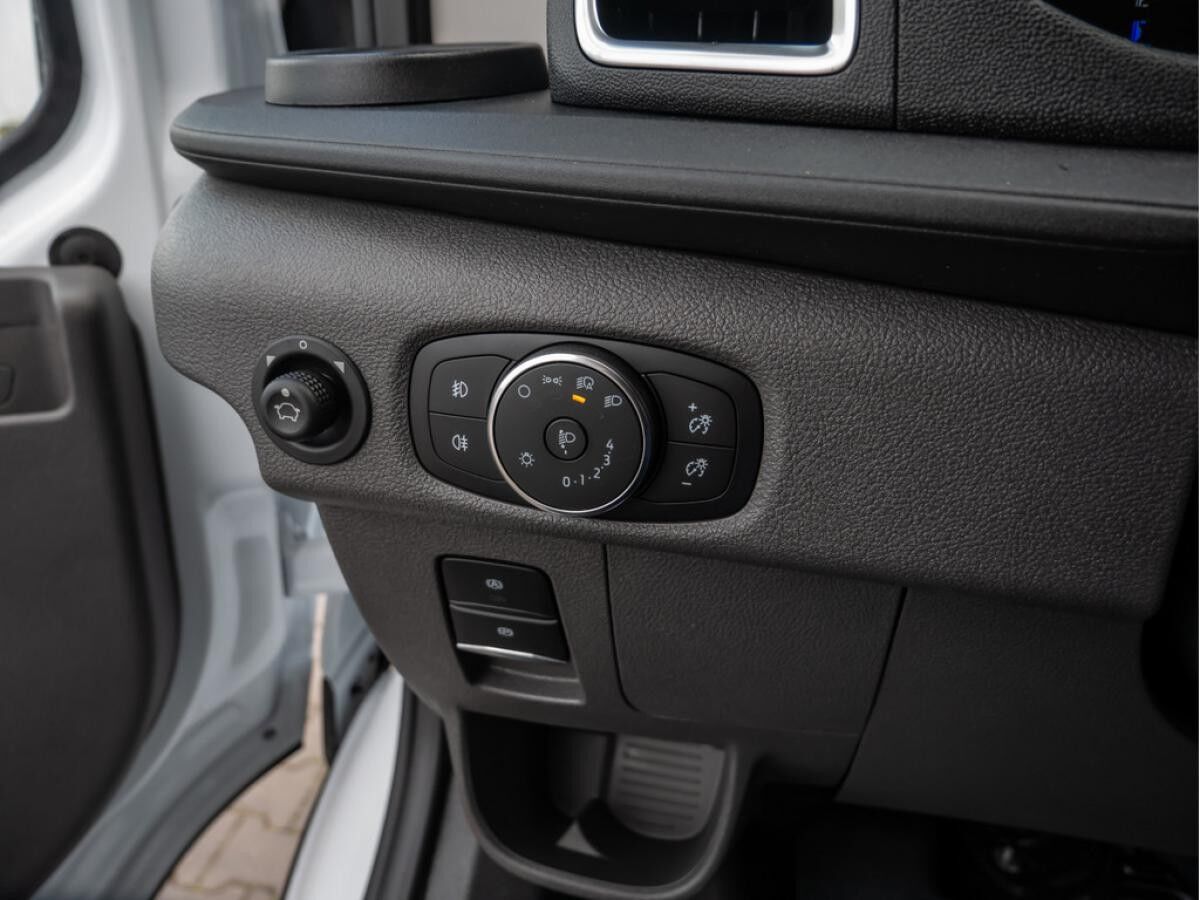 Ford Transit Elektro 350L3 Trend RWD 68KWh PDC SHZ KAMERA -K.T.-