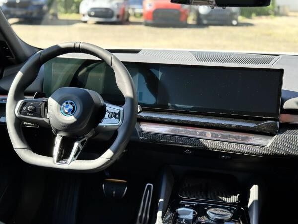 BMW i5 eDrive40 Touring M Sportpaket HK HiFi DAB