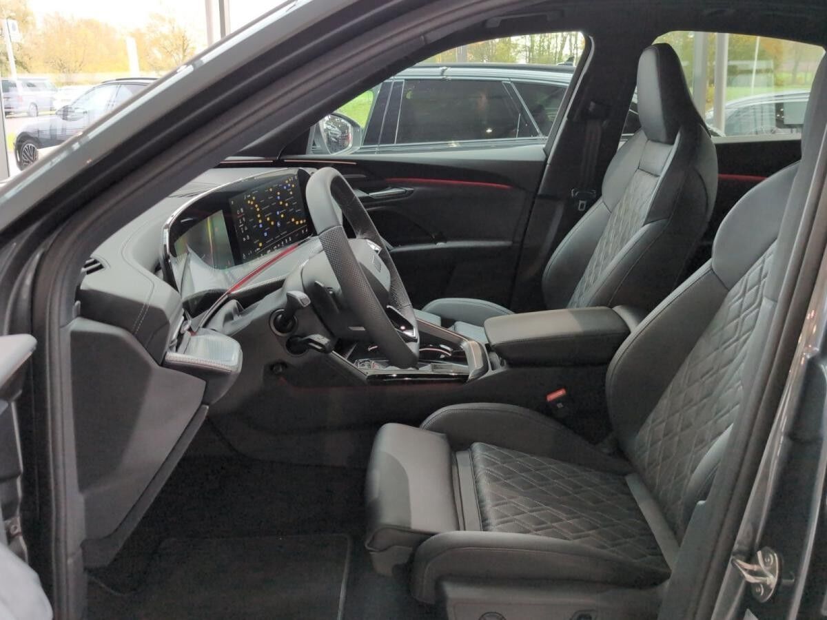 Audi SQ5 Sportback TFSI S tronic Audi SQ5 Sportback TFSI S tronic