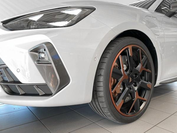 Cupra Leon Sportstourer VZ 1.5 e-Hybrid Extreme Panorama Brembo Matrix Kamera