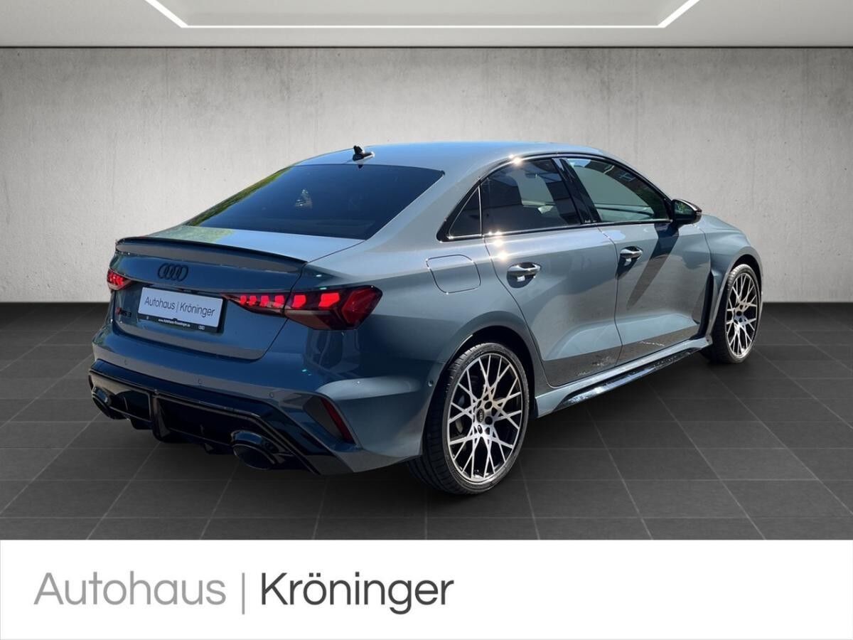 Audi RS3 Limousine 2.5 TFSI quattro HUD Sporta.