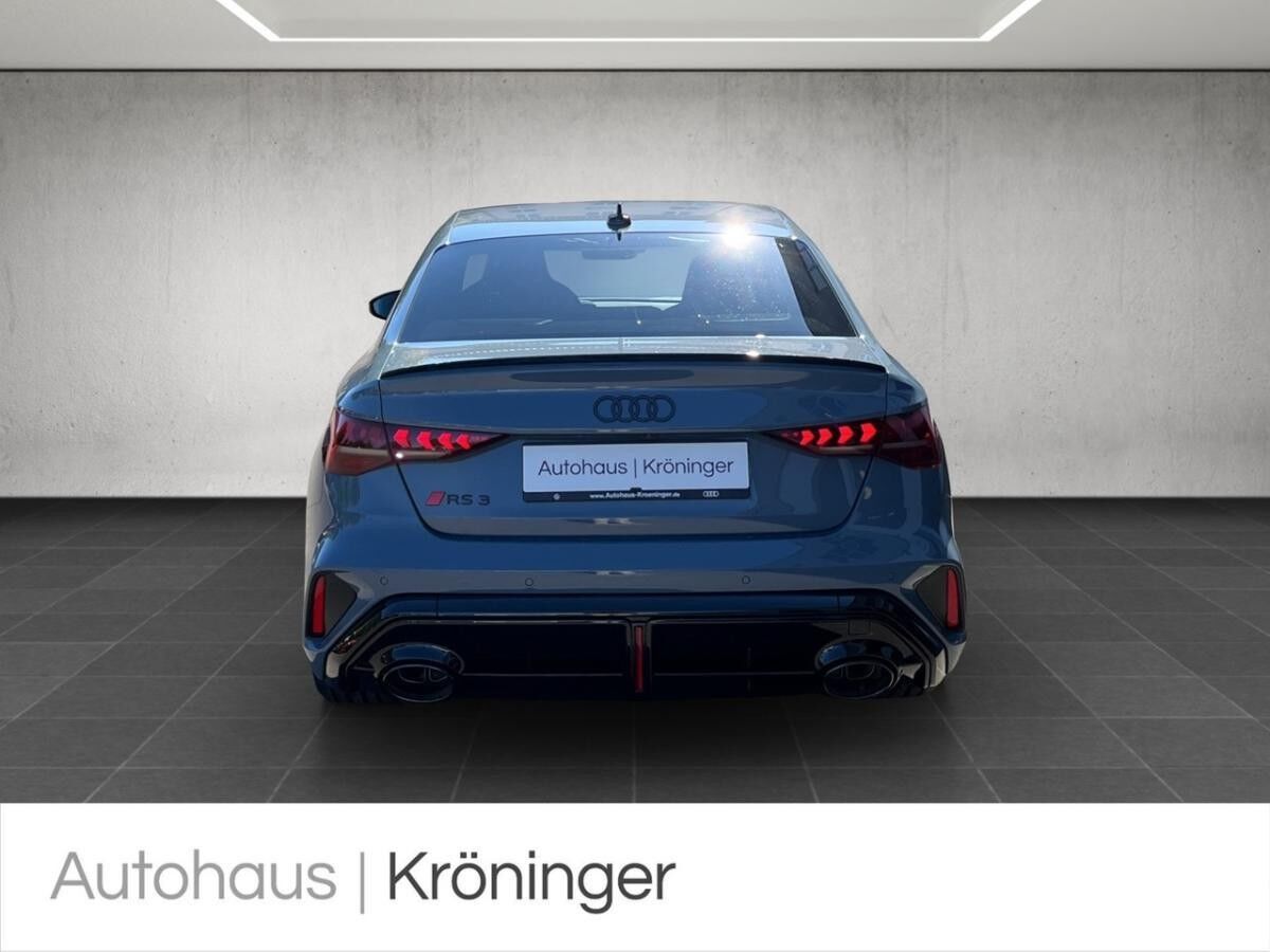 Audi RS3 Limousine 2.5 TFSI quattro HUD Sporta.