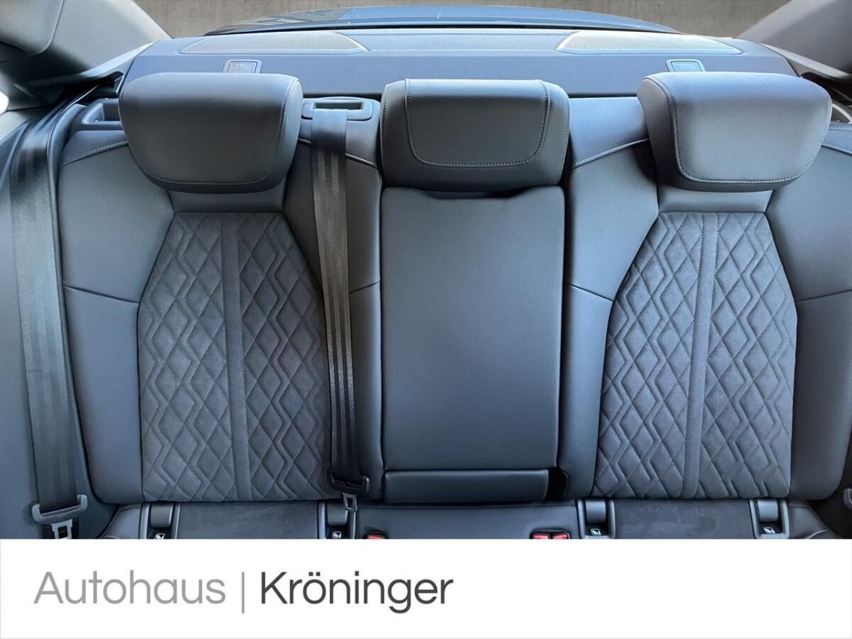 Audi RS3 Limousine 2.5 TFSI quattro HUD Sporta.