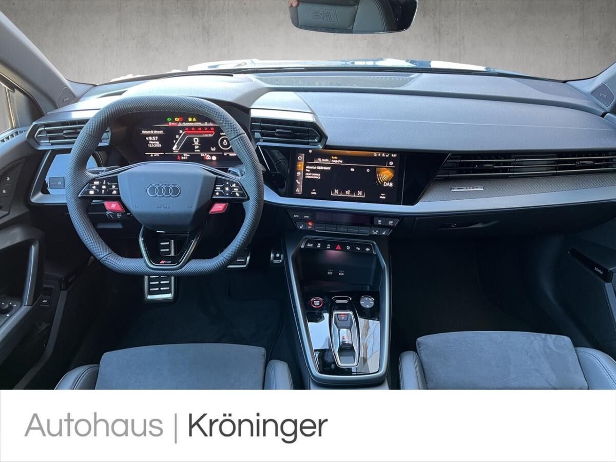 Audi RS3 Limousine 2.5 TFSI quattro HUD Sporta.