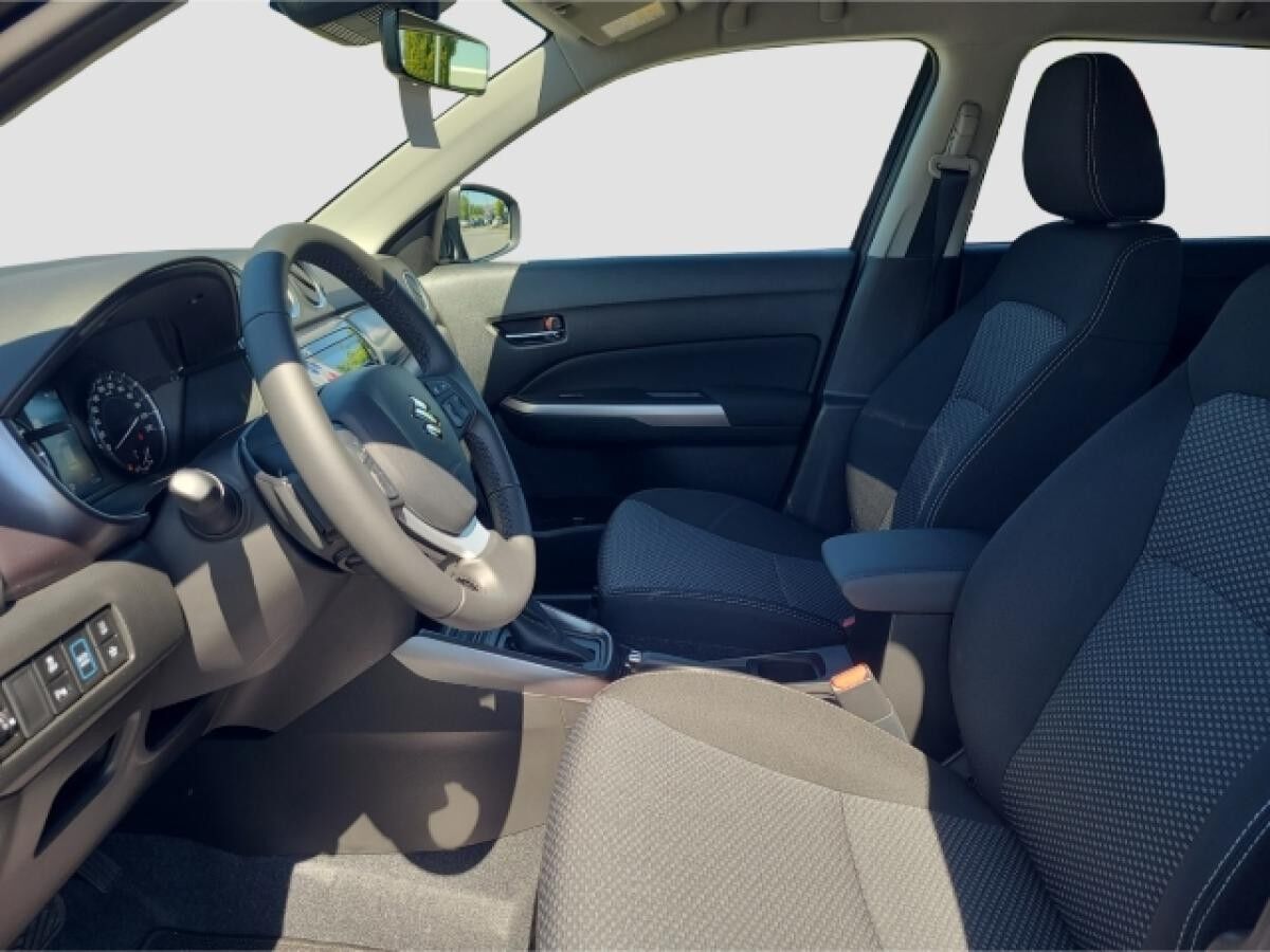 Suzuki Vitara 1.5 HYBRID AGS Comfort Navi LED Klimaautom DAB SHZ Keyless Entry Keyless Ausparkassistent