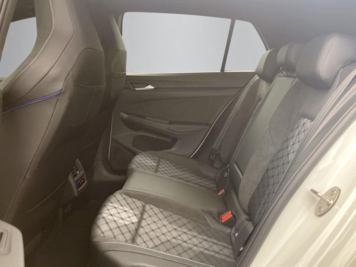 Volkswagen Golf R-Line 1,5 l TSI  AHK+KAMERA+NAVI *SOFORT VERFÜGBAR*