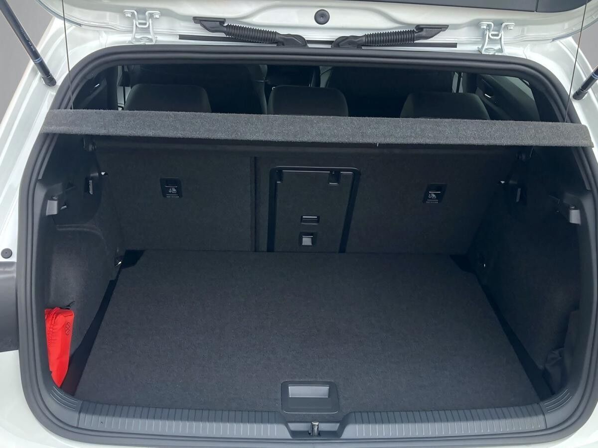 Volkswagen Golf R-Line 1,5 l TSI  AHK+KAMERA+NAVI *SOFORT VERFÜGBAR*