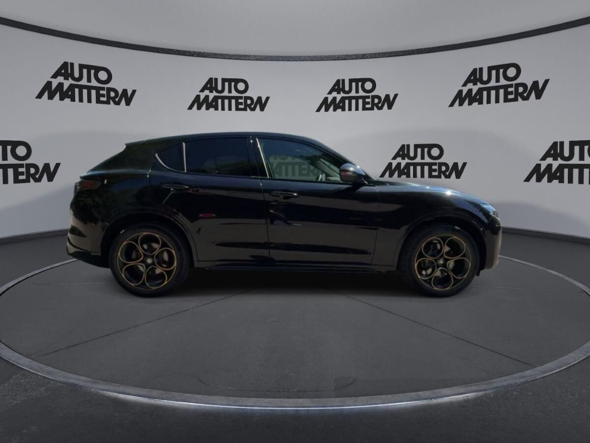 Alfa Romeo Stelvio 2.0 Turbo 16V Intensa Q4 Pano AHK Alfa Romeo Stelvio 2.0 Turbo 16V Intensa Q4 Pano AHK