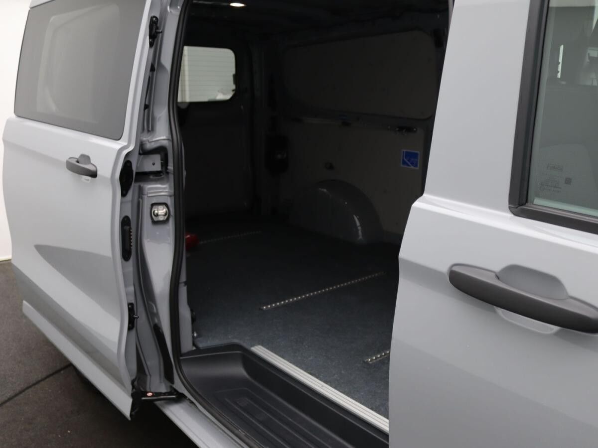 Volkswagen Transporter Kasten langer Radstand 4M / LED, RFK