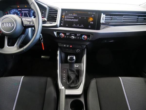 Audi A1 Sportback 25 TFSI advanced S tro. PDC GRA SHZ DAB