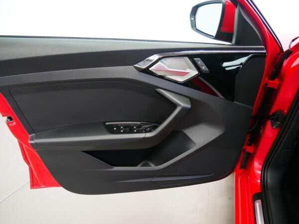 Audi A1 Sportback 25 TFSI advanced S tro. PDC GRA SHZ DAB
