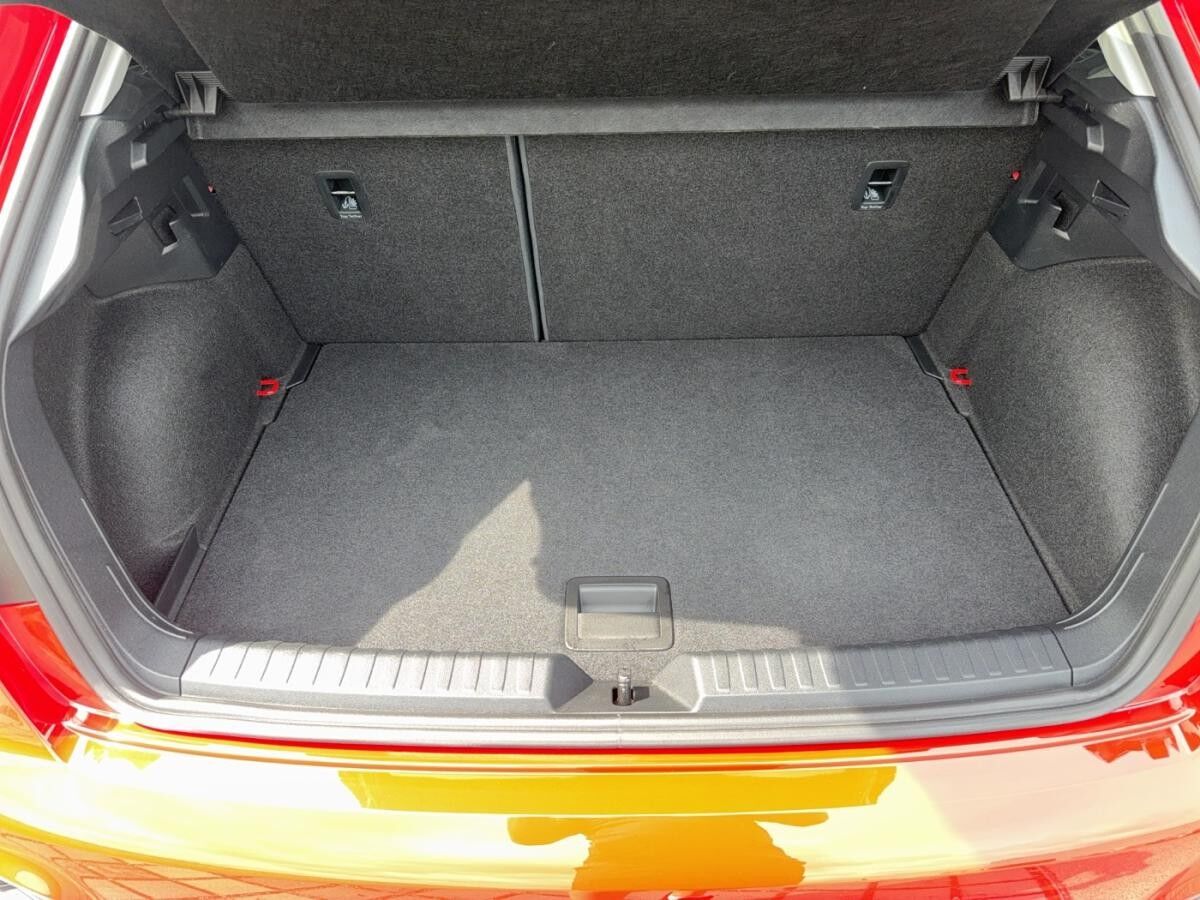 Audi A1 allstreet 30 TFSI S tronic LED FLA KeyLess 17