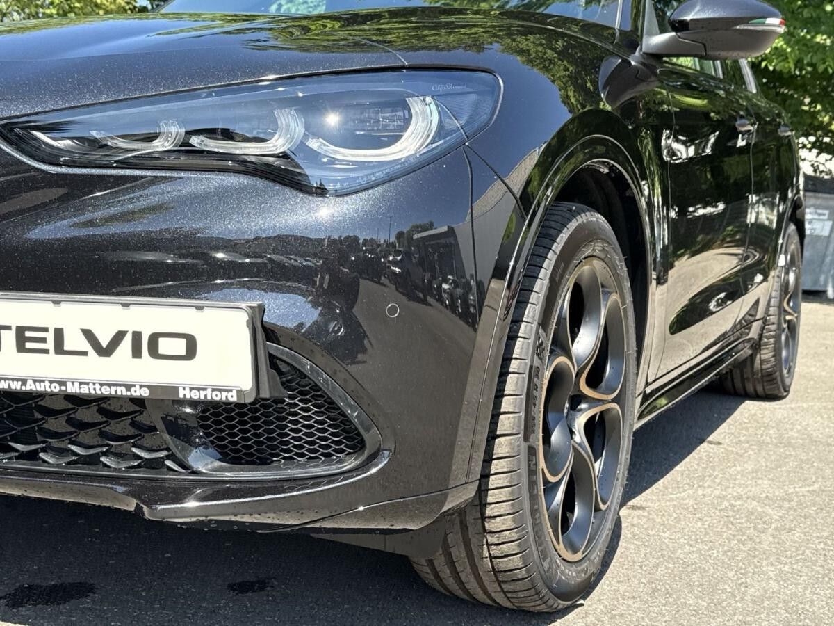 Alfa Romeo Stelvio 2.0 Turbo 16V Intensa Q4 Pano AHK Alfa Romeo Stelvio 2.0 Turbo 16V Intensa Q4 Pano AHK