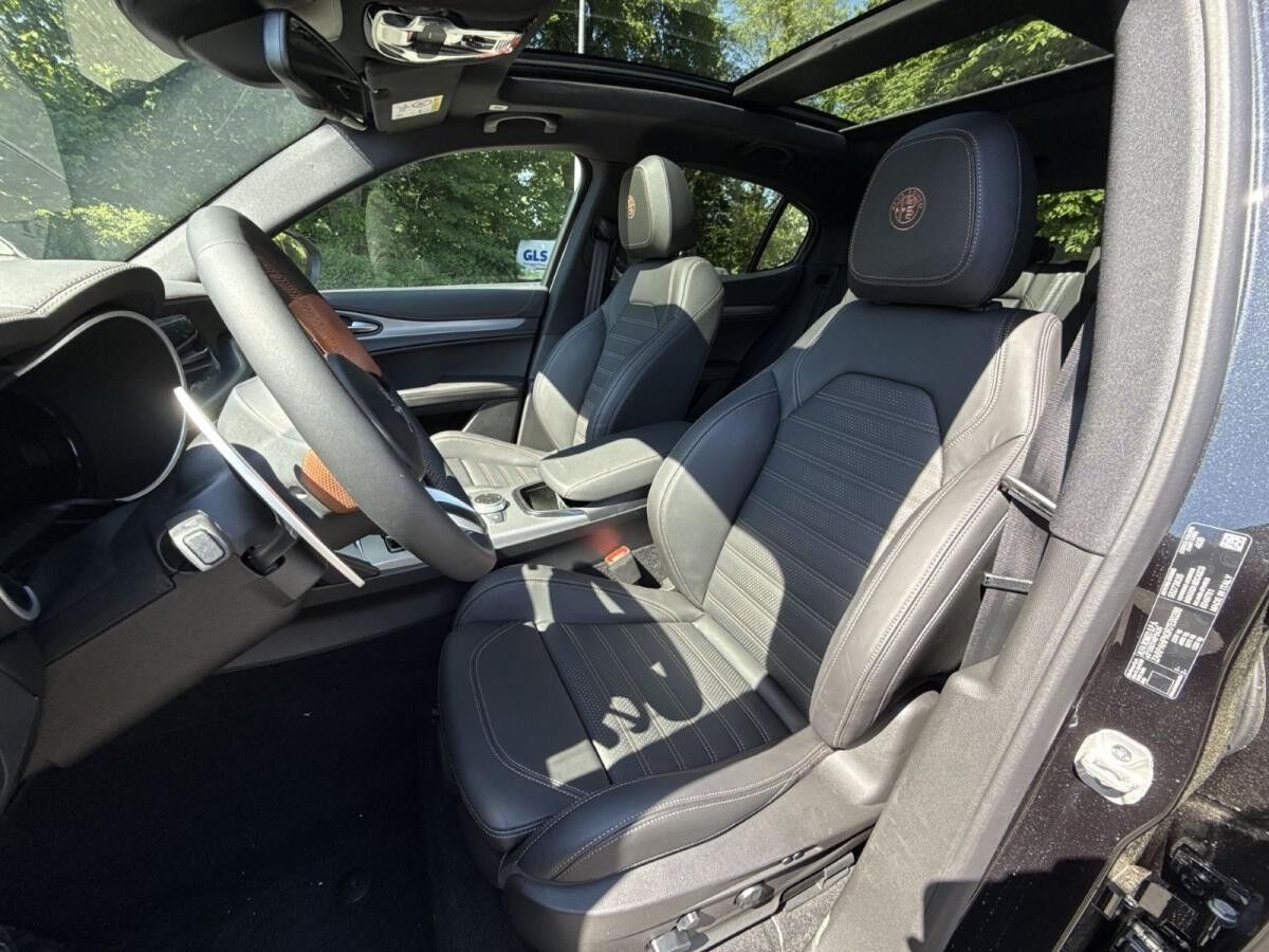 Alfa Romeo Stelvio 2.0 Turbo 16V Intensa Q4 Pano AHK Alfa Romeo Stelvio 2.0 Turbo 16V Intensa Q4 Pano AHK