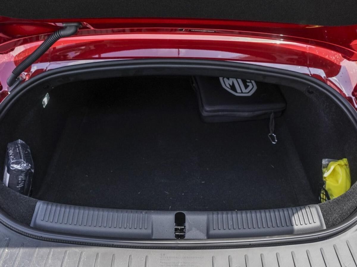 MG Cyberster ⚡ Der vollelektrische Roadster der Zukunft!⚡