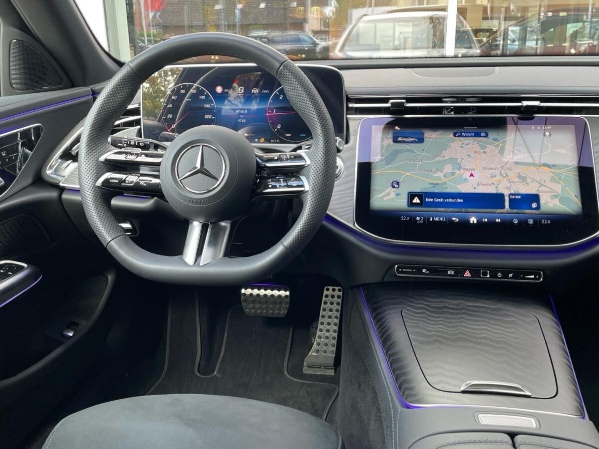 Mercedes-Benz E 200 d T AMG Distronic Digital-Light Pano AHK