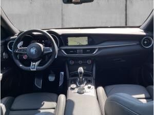 Alfa Romeo Stelvio Quadrifoglio Q4 2.9 AKRAPOVIC+PDC+KAMERA+LEDER+CARPLAY