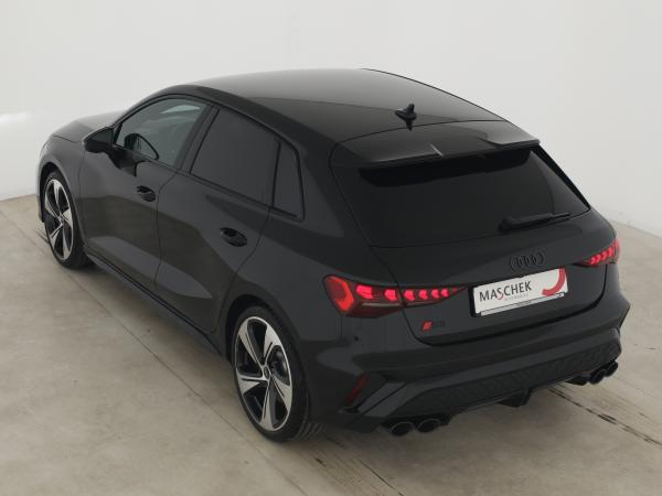 Audi S3 Sportback 5JGar SONOS HuD 19 Matrix
