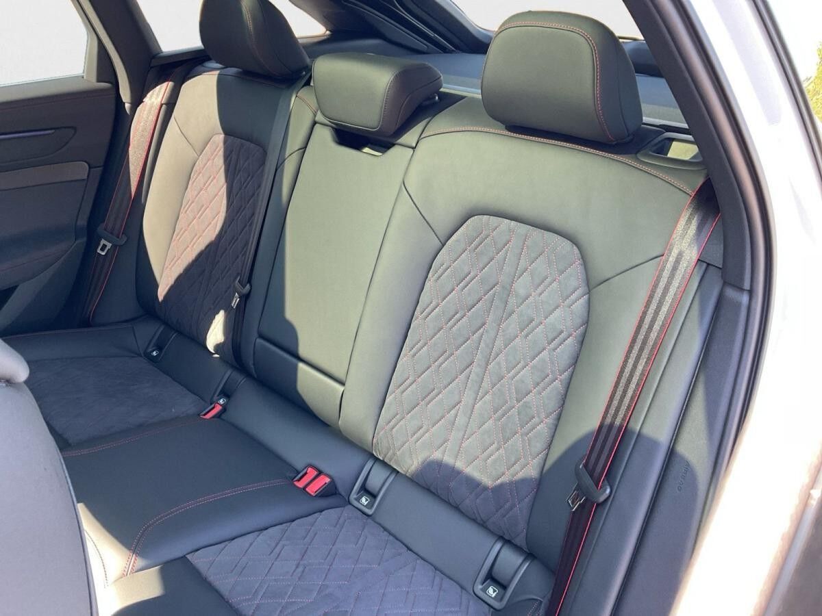 Audi A6 Avant TFSI quattro S-line Tech Pro B&O Pano HUD Audi A6 Avant TFSI quattro S-line Tech Pro B&O Pano HUD