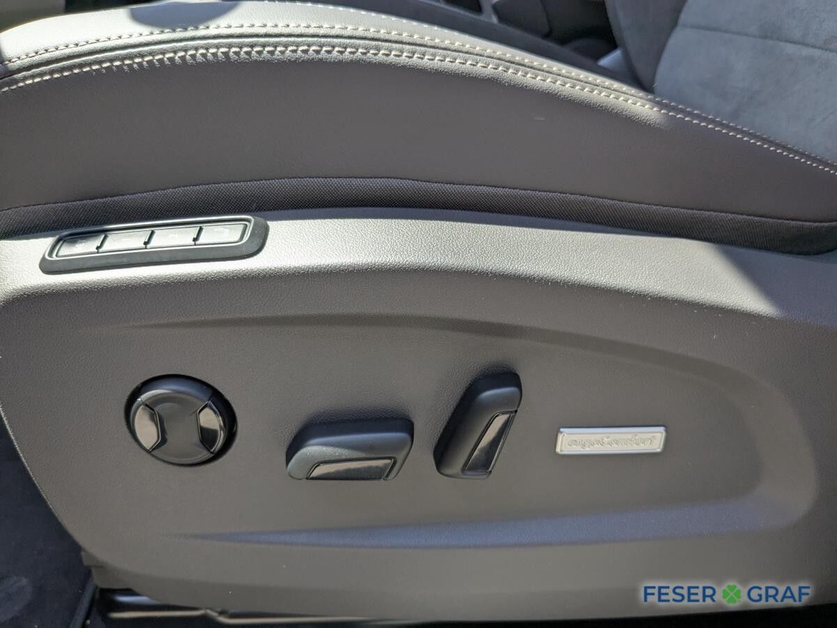 Volkswagen T7 Multivan 2,0 l TDI Style KR AHK elektr. Türen