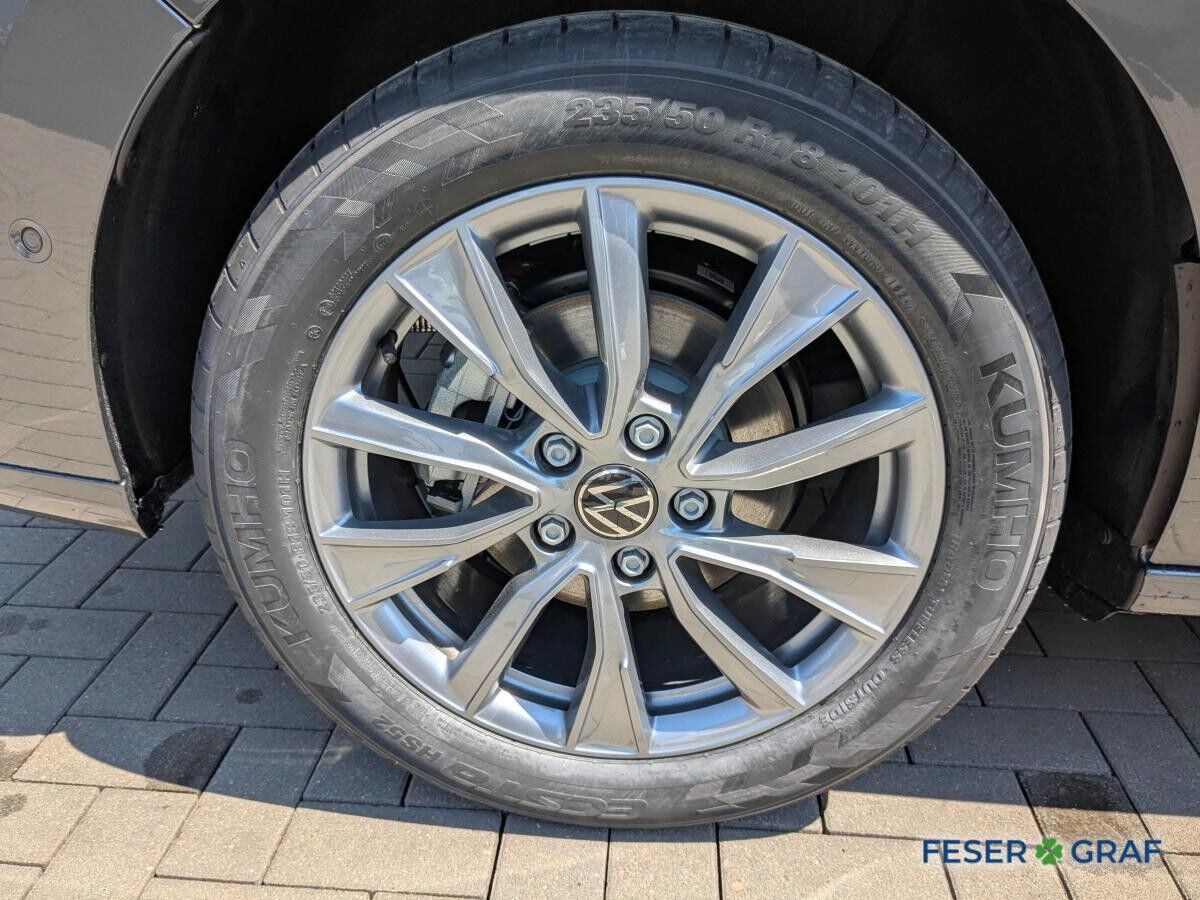 Volkswagen T7 Multivan 2,0 l TDI Style KR AHK elektr. Türen