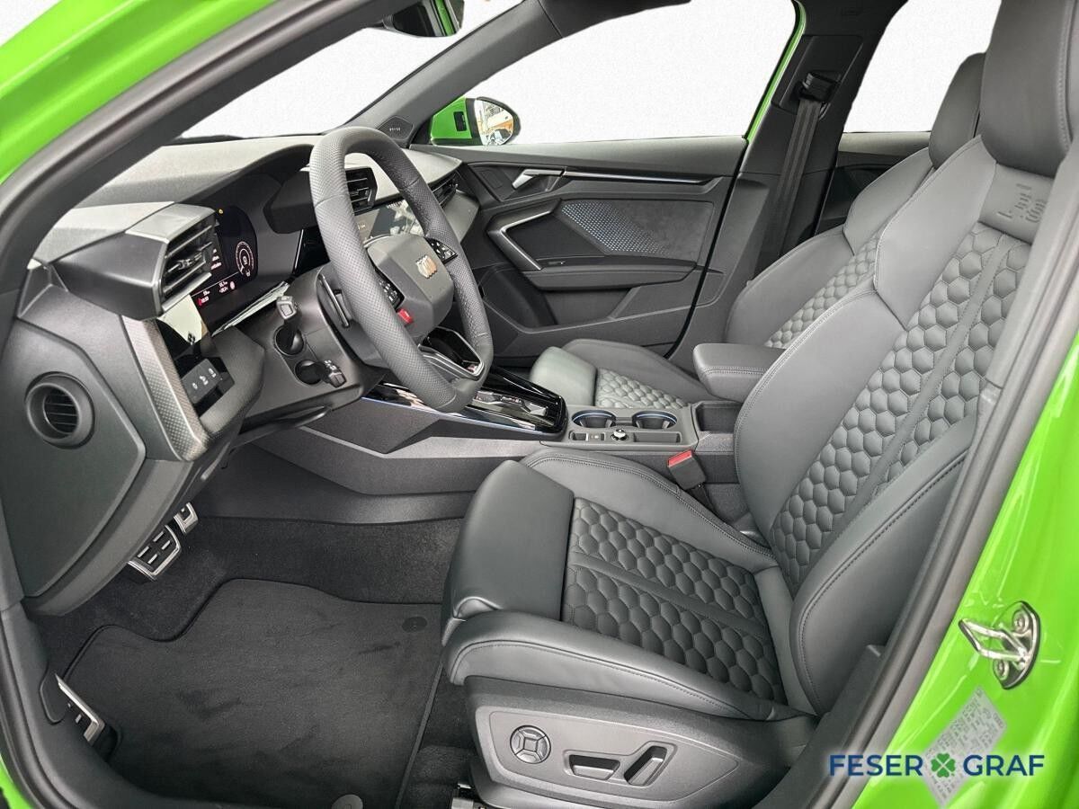 Audi RS3 Limousine qu S-tro. +PANO+MATRIX+280 km/h+SO