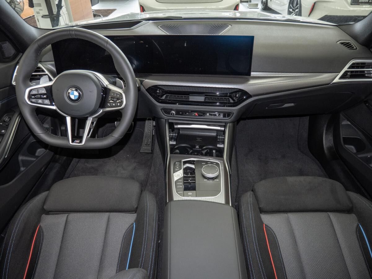 BMW 330 i xDrive Touring LAGERWAGENAKTION BMW 330 i xDrive Touring LAGERWAGENAKTION