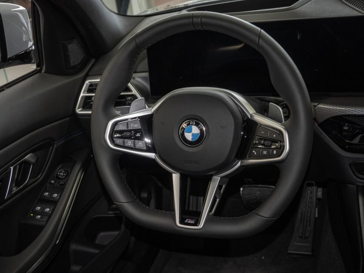 BMW 330 i xDrive Touring LAGERWAGENAKTION BMW 330 i xDrive Touring LAGERWAGENAKTION