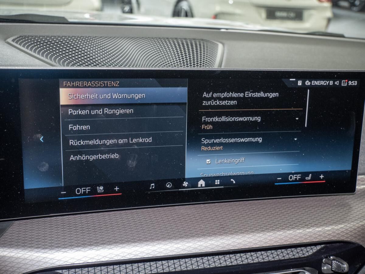 BMW 330 i xDrive Touring LAGERWAGENAKTION BMW 330 i xDrive Touring LAGERWAGENAKTION