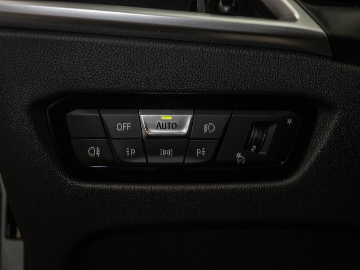 BMW 330 i xDrive Touring LAGERWAGENAKTION BMW 330 i xDrive Touring LAGERWAGENAKTION