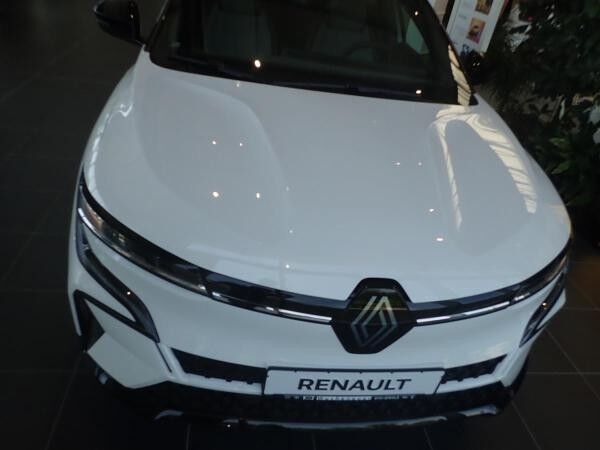 Renault Megane E-Tech Techno 220 Comfort Range
