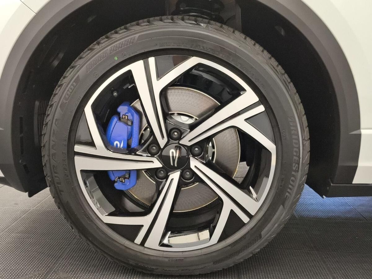 Volkswagen T-Roc R 2.0 l TSI 4MOTION DSG Volkswagen T-Roc R 2.0 l TSI 4MOTION DSG