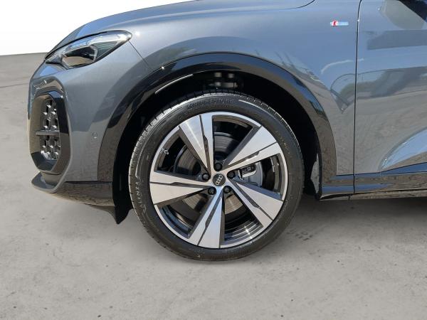 Audi Q5 Sportback TDI quattro S line 360° HuD Luftfed Audi Q5 Sportback TDI quattro S line 360° HuD Luftfed